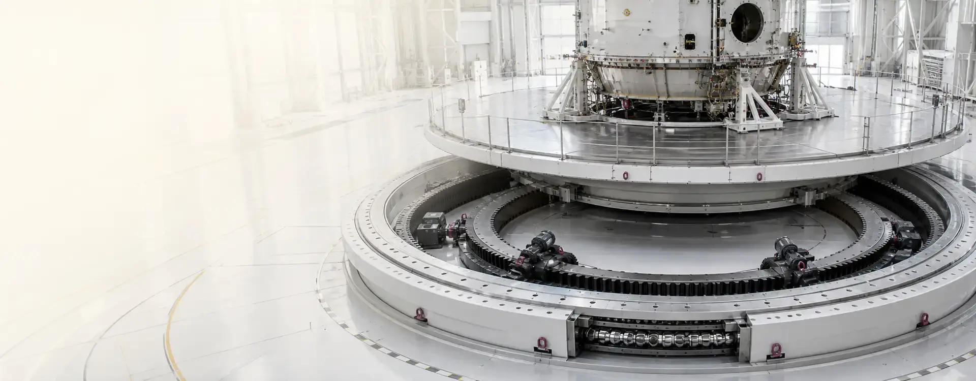 Slewing_Bearings_Large_Rotating_Equipment_Hero_Banner_FINAL_1920x750